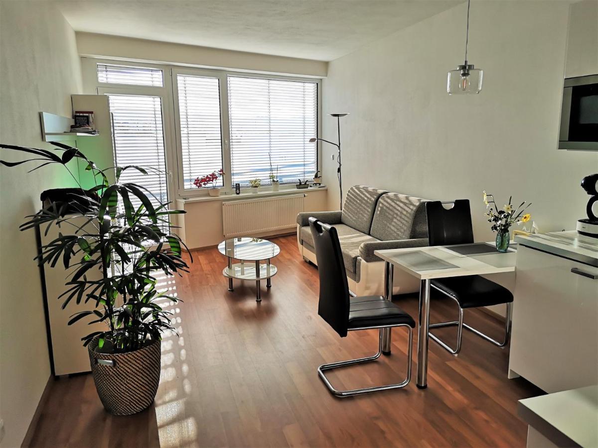 Apartment New With Garage Parking *