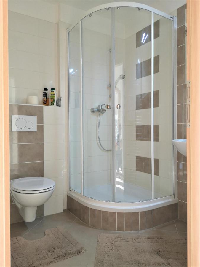 New With Garage Parking Apartment *